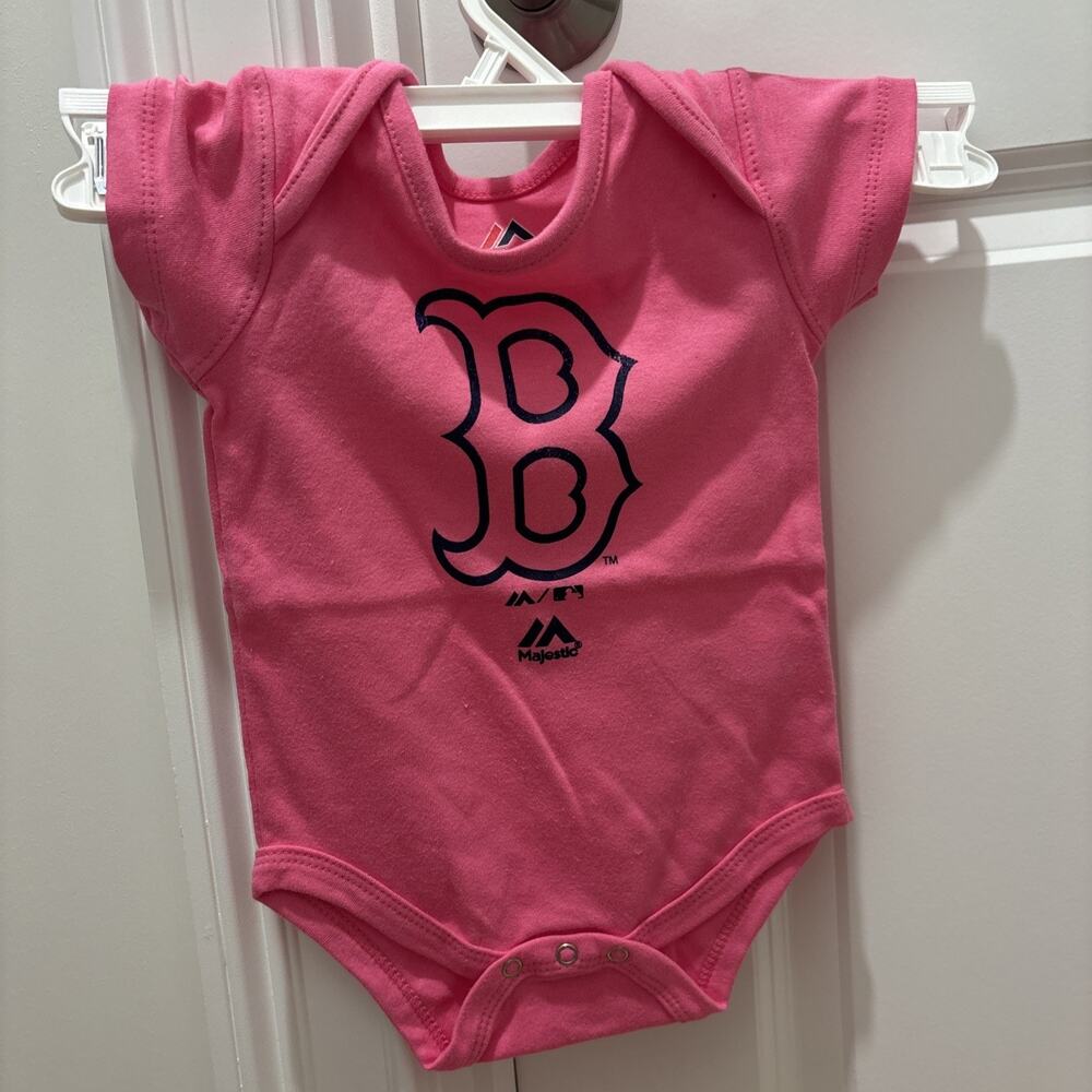 Majestic Boston Red Sox Pink Baby One-Piece Size 6/9 Months Snaps Brand New
